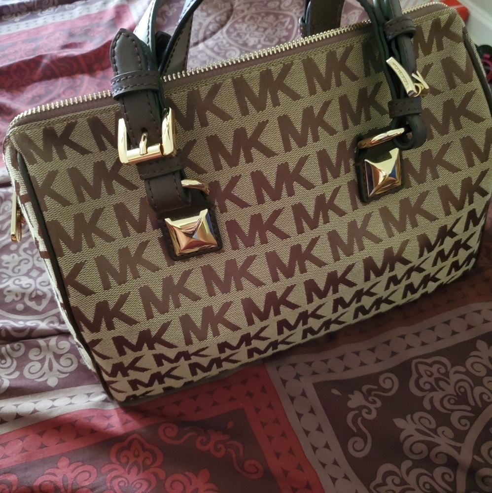 MK bag.(Make me an offer!)